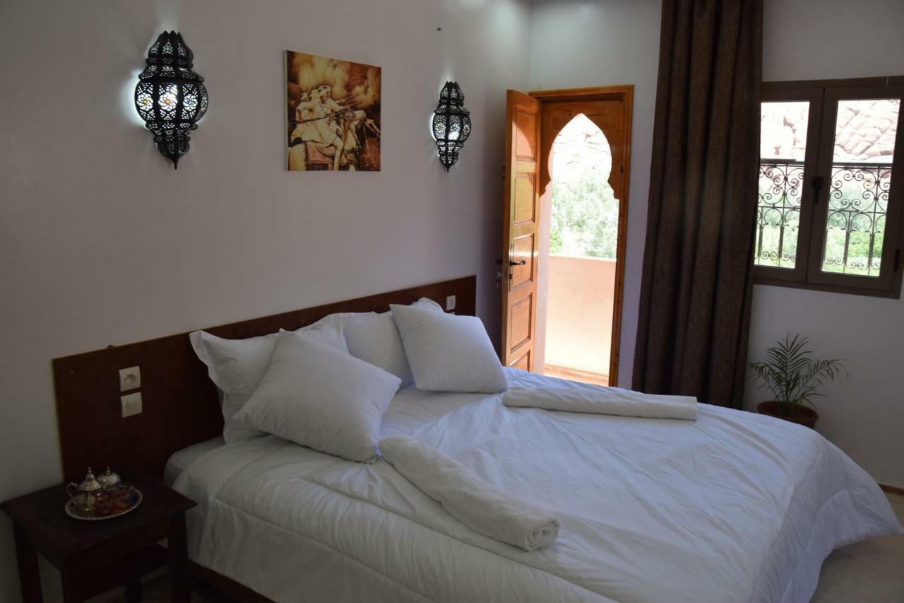 Canyon Dades Hotel Ait Ougliff Bagian luar foto